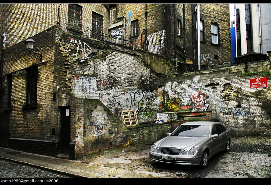 Mercedes in ugly Dublin street in c center1X.jpg
